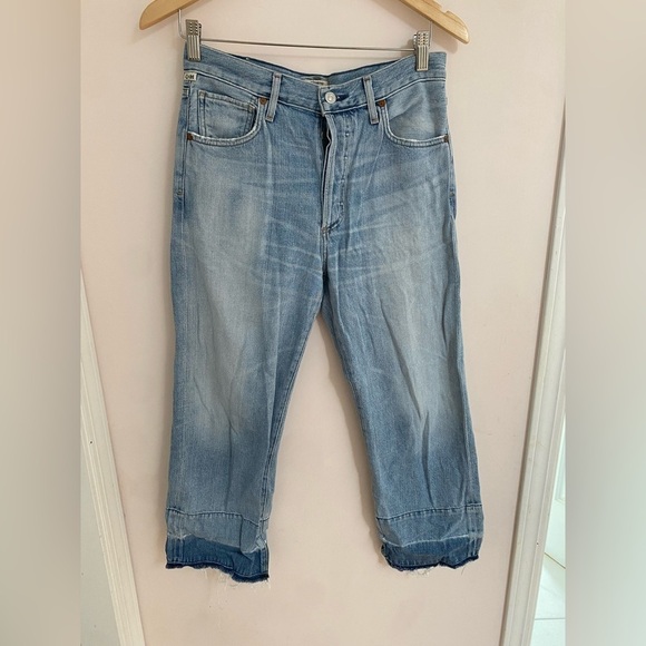 Citizens of Humanity Cora Crop Relaxed Undone Hem Jeans - Picture 2 of 7